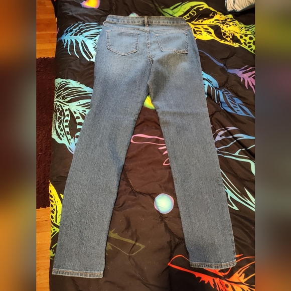 Women's Old Navy Blue jeans size 8 regular - Picture 2 of 3